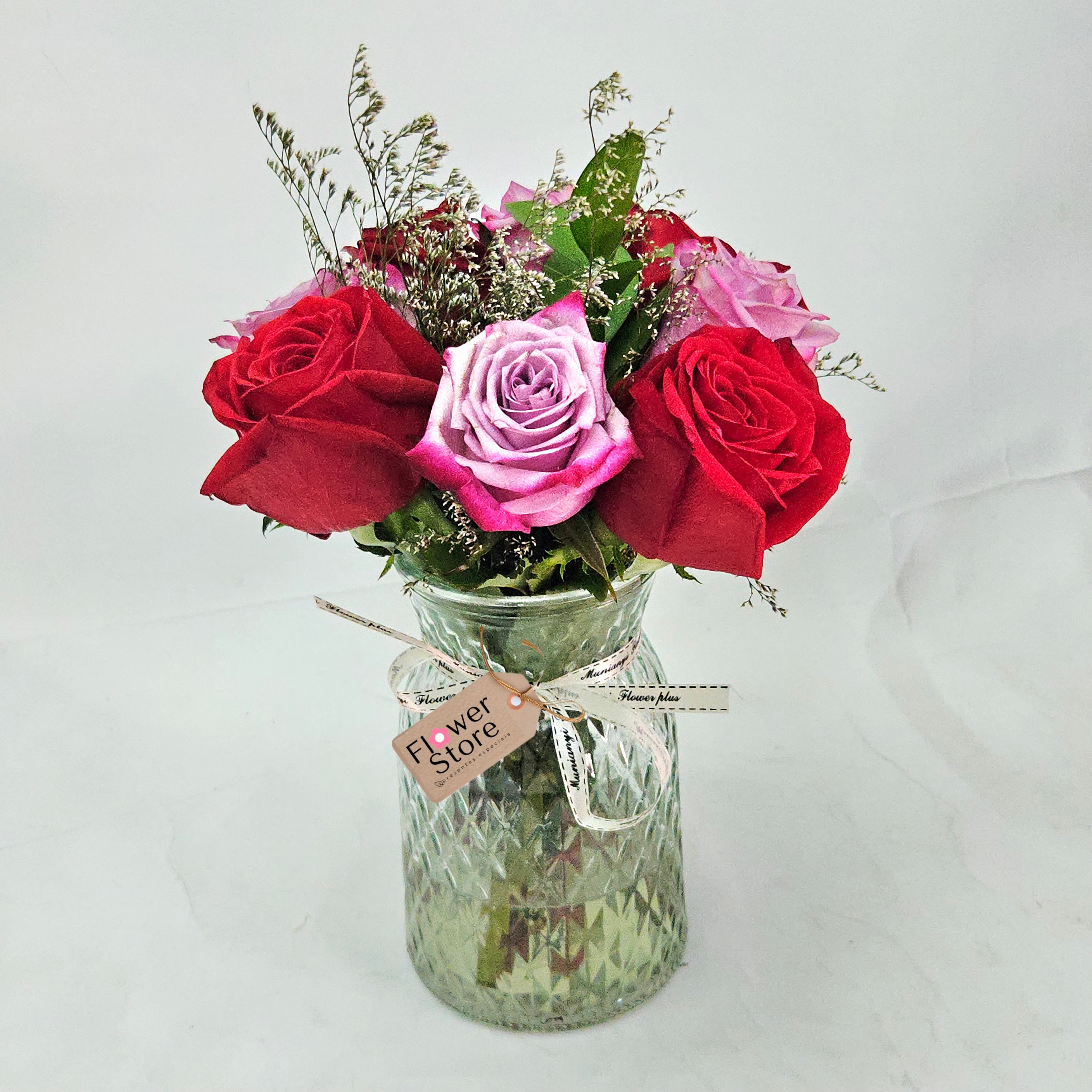 Rosas Colombianas em dois tons no Vaso de Vidro